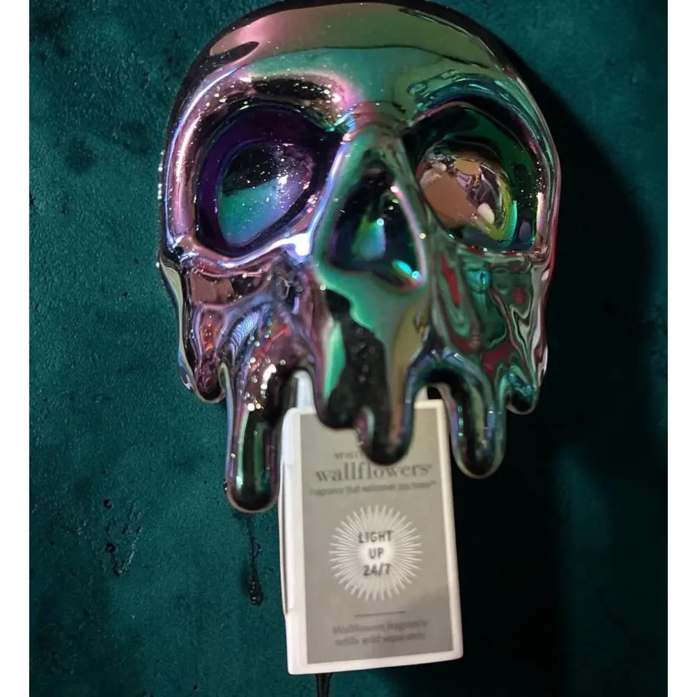 Bath & Body Works Halloween Dripping Skull Night Light Wallflower Fragrance Plug